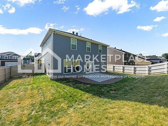 Building Photo - 554 Vining Ln