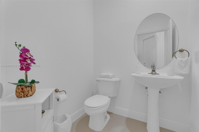 Building Photo - 3920 NE 13th Dr