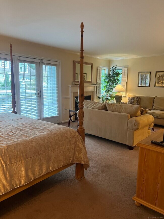 Building Photo - 912 Old Pond Ln