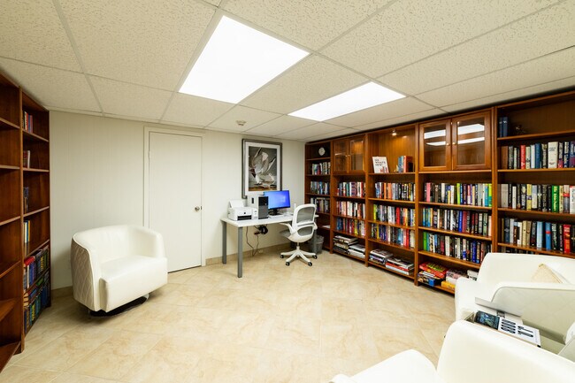 Building Photo - 2780 S Ocean Blvd