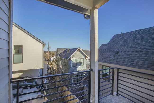 Building Photo - 1708 Perez St