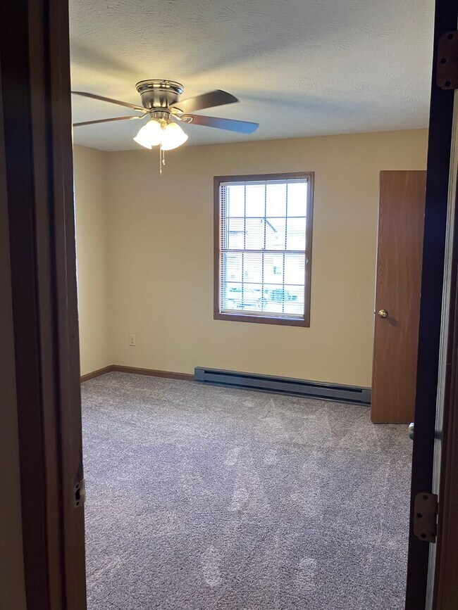 Building Photo - 1555 Windridge Pl