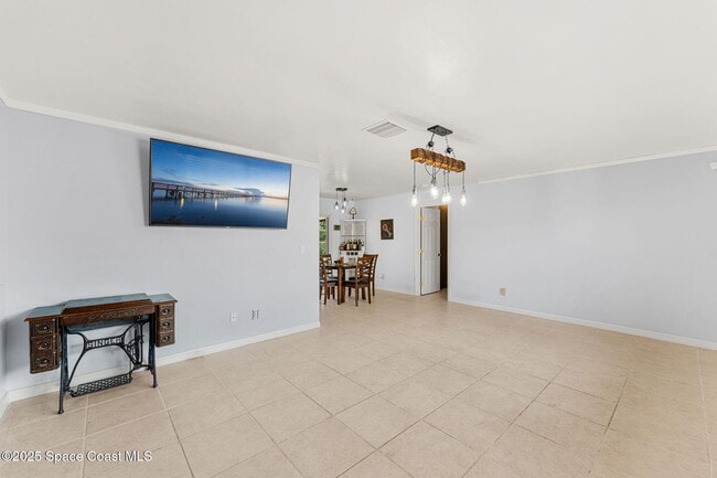 Building Photo - 1848 Edith St NE