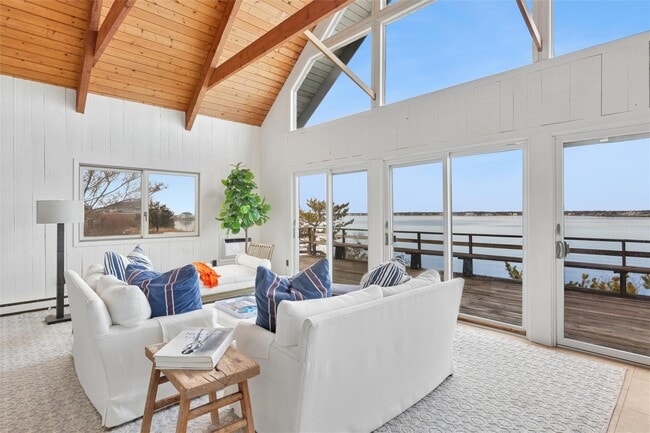 Building Photo - 298 Dune Rd