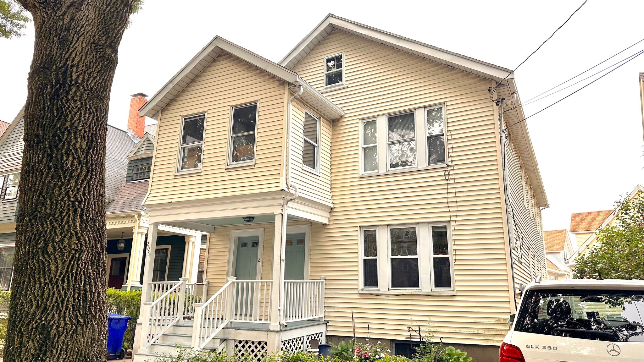 Building Photo - 209 Aspinwall Ave