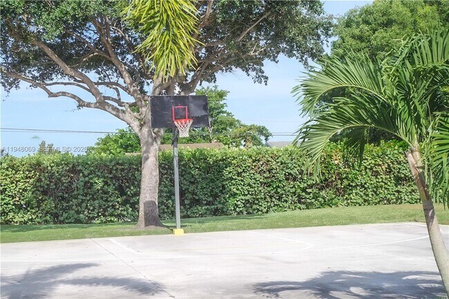 Building Photo - 900 Constitution Dr