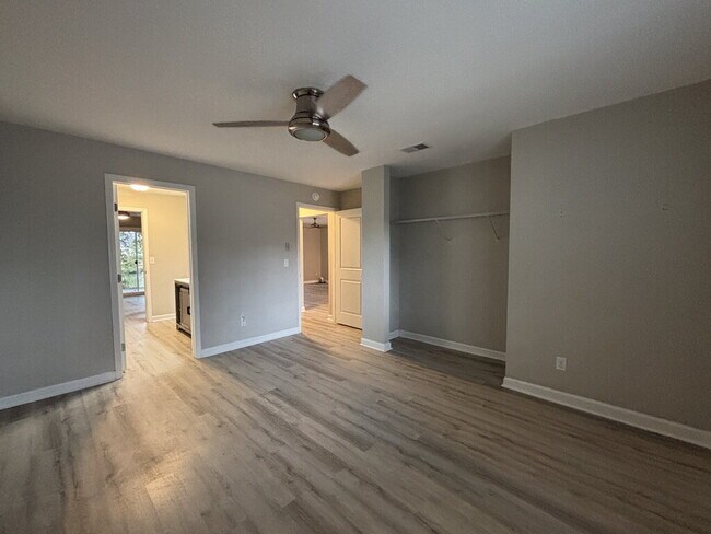 Building Photo - 8483 Yadkin Cir