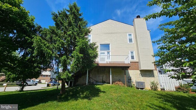 Building Photo - 117 Hamlet Dr