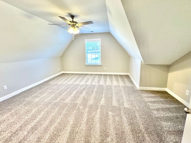 Building Photo - TuckerLanding5771