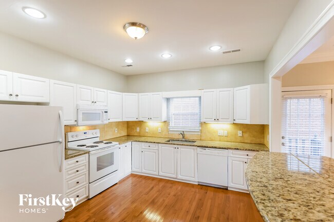 Building Photo - 125 Charleston Way