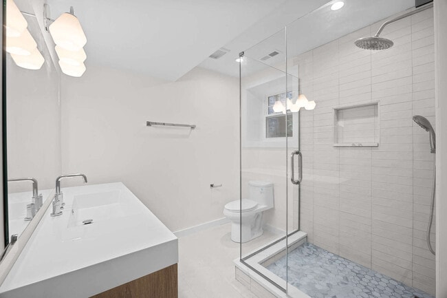 Building Photo - 4437 N Whipple St