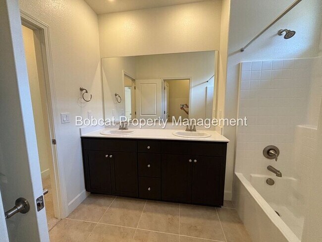 Building Photo - 1120 Dapple Dr