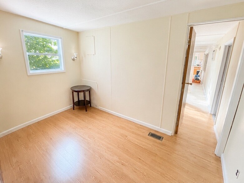 Building Photo - 1179 S Meadow Dr