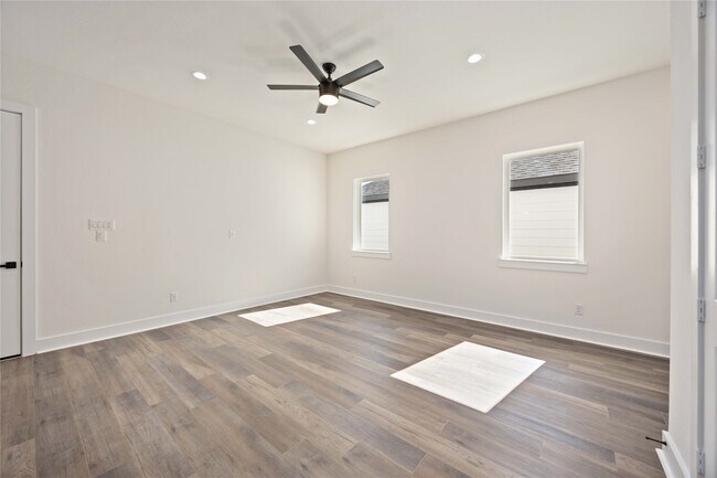 Building Photo - 6528 Tuskegee St