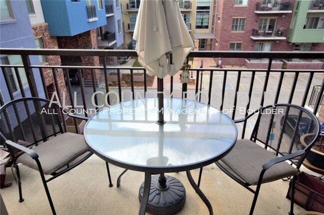 Building Photo - Enjoy Amazing Amenities at the Peloton!