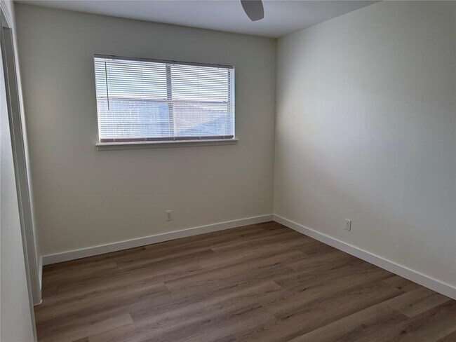 Building Photo - 6507 Middleham Pl