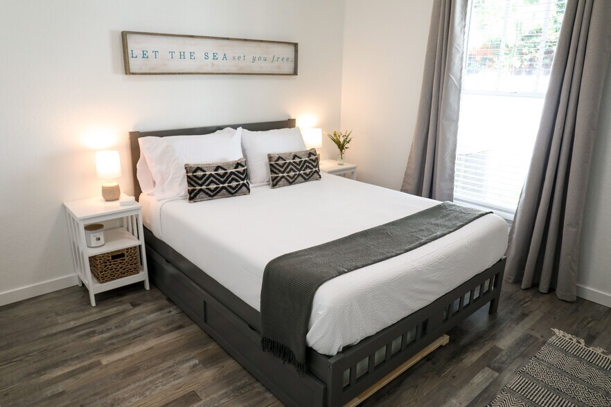 Building Photo - 1333 S Madison Ave