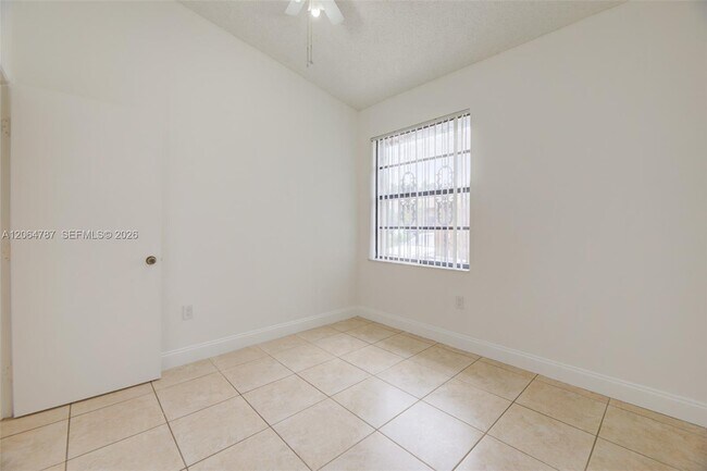 Building Photo - 6707 NW 193rd Ln