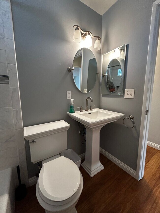Building Photo - Beautifully Remodeled 3-Bedroom Home for Lease in a Highly Desirable Neighborhood