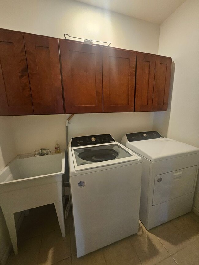 Building Photo - Beauriful 4 Bedroom Home In Keaau