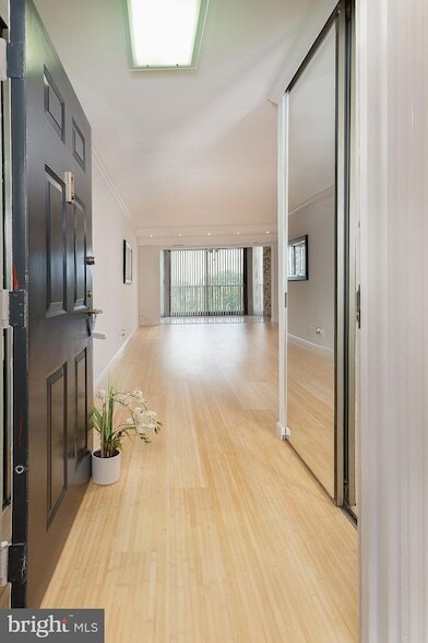 Building Photo - 5902 Mt Eagle Dr