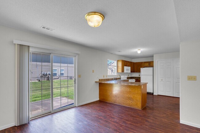 Building Photo - 4401-4403 Cheryl Ct.