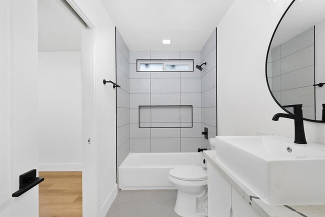 Building Photo - Oceanside Home - 3 Bedroom 2-1/2 Bathroom - Renovated