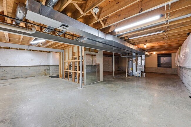 Building Photo - 6498 Ringsend Ct