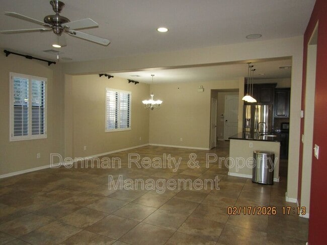 Building Photo - 944 E Jacob St