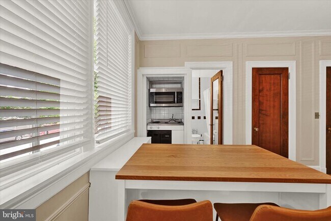 Building Photo - 3401 Greenway
