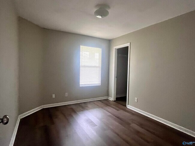 Building Photo - 15281 Tyler Mill Dr