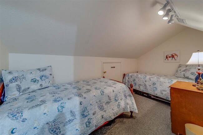 Building Photo - 8105 Bardmoor Pl
