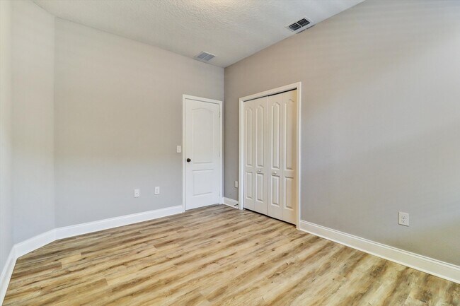 Building Photo - 1856 Napoli Dr