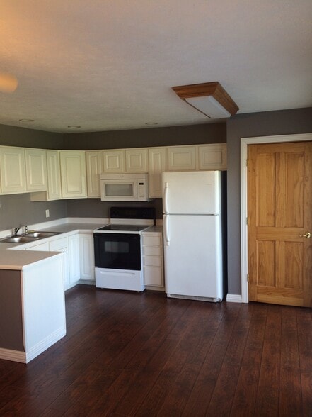 Building Photo - 1001 Marcus Ct