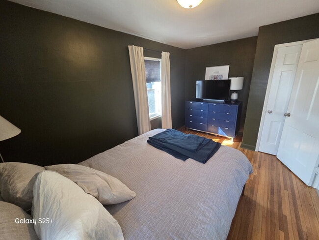 Building Photo - Charming 3-Bedroom, 1-Bath Duplex for Rent! VIDEO TOUR