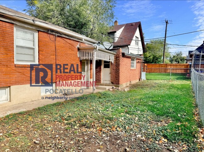 Building Photo - 651-655 W Lander St