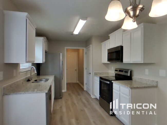Building Photo - 1109 Shallowbrook Trail S