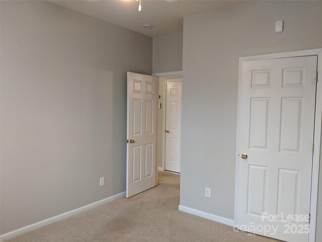 Building Photo - 125 Morrocroft Ln