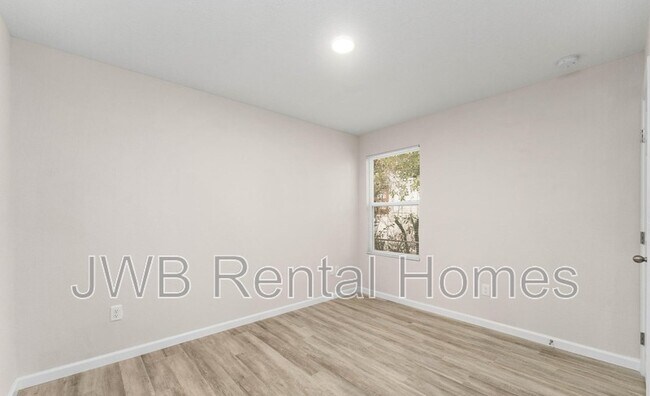 Building Photo - 5264 Wabash Blvd