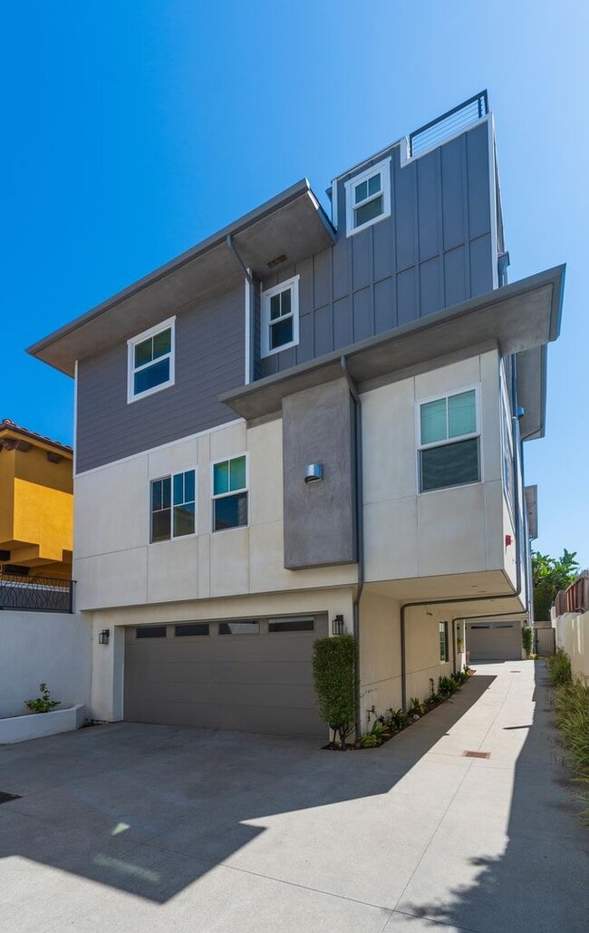 Building Photo - 112 S Francisca Ave