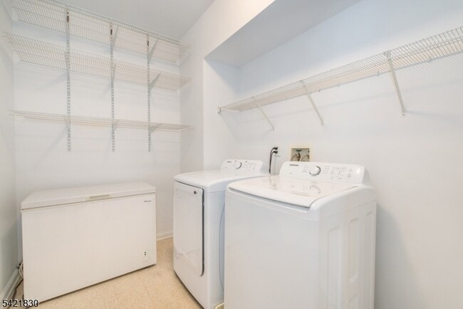 Building Photo - 177 Brittany Ct
