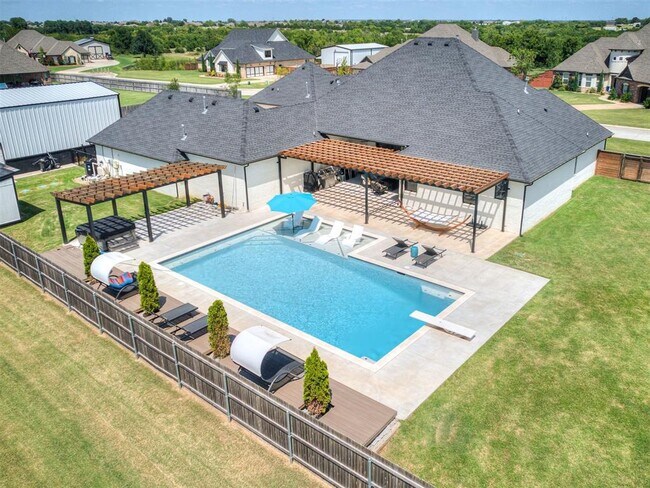 Building Photo - 4001 Timber Valley Dr