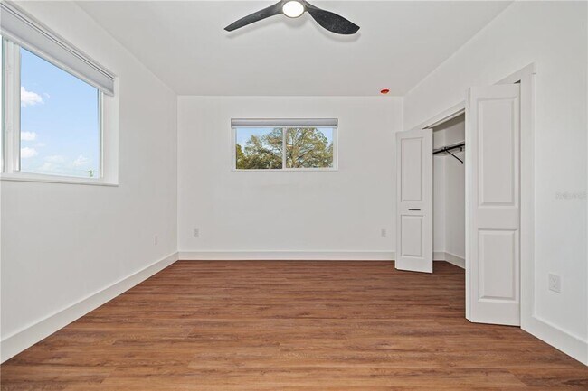 Building Photo - 2727 W Chestnut St