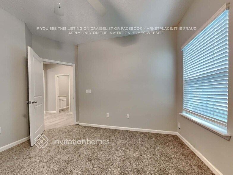 Building Photo - 7935 Chamomile Ct