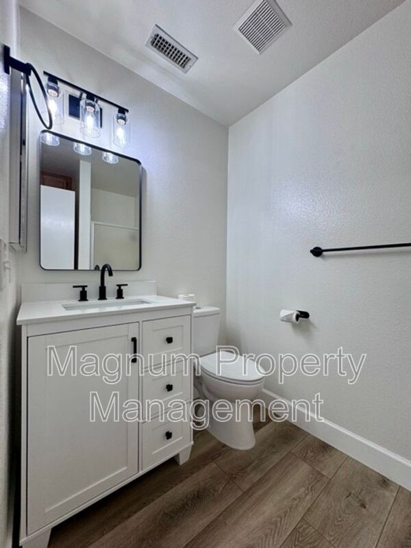 Building Photo - 41701 Riesling Ct