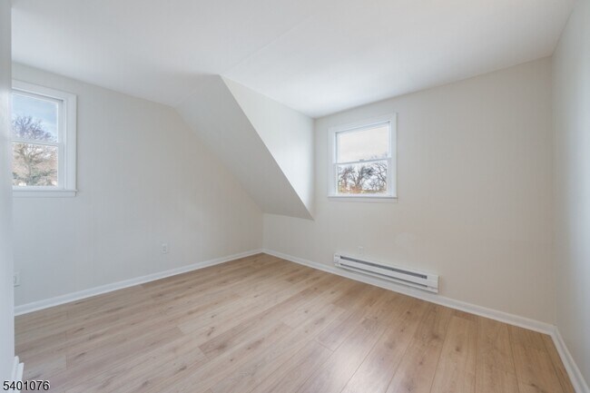 Building Photo - 71 Broad St