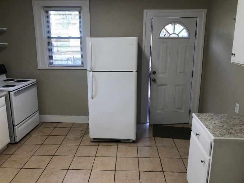 Building Photo - 675 Jefferson St