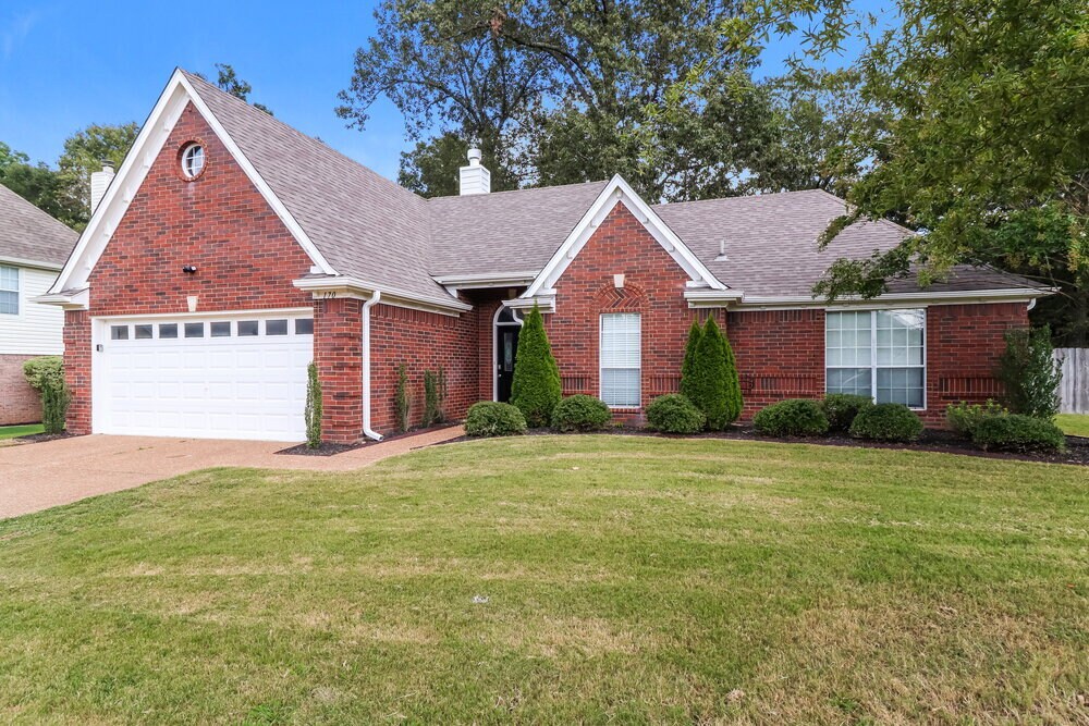 Building Photo - 170 Oaksedge Dr