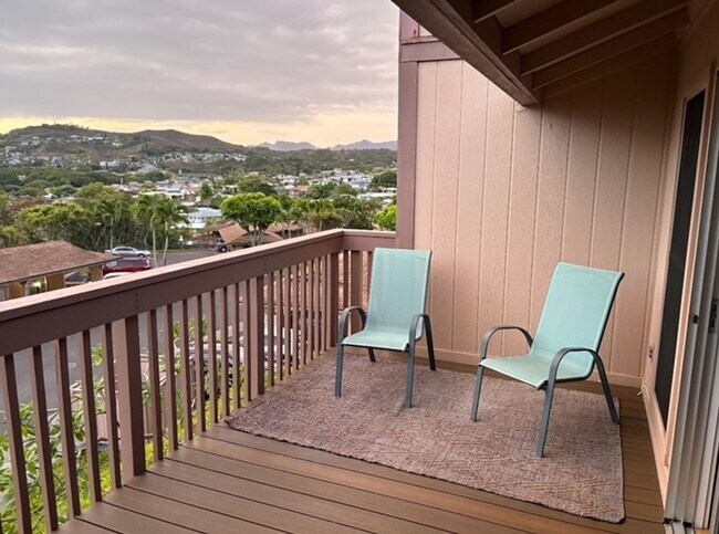 Building Photo - 3 Bedroom, 2 Bathroom Townhouse with a Lak...
