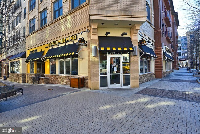 Building Photo - 501 Hungerford Dr